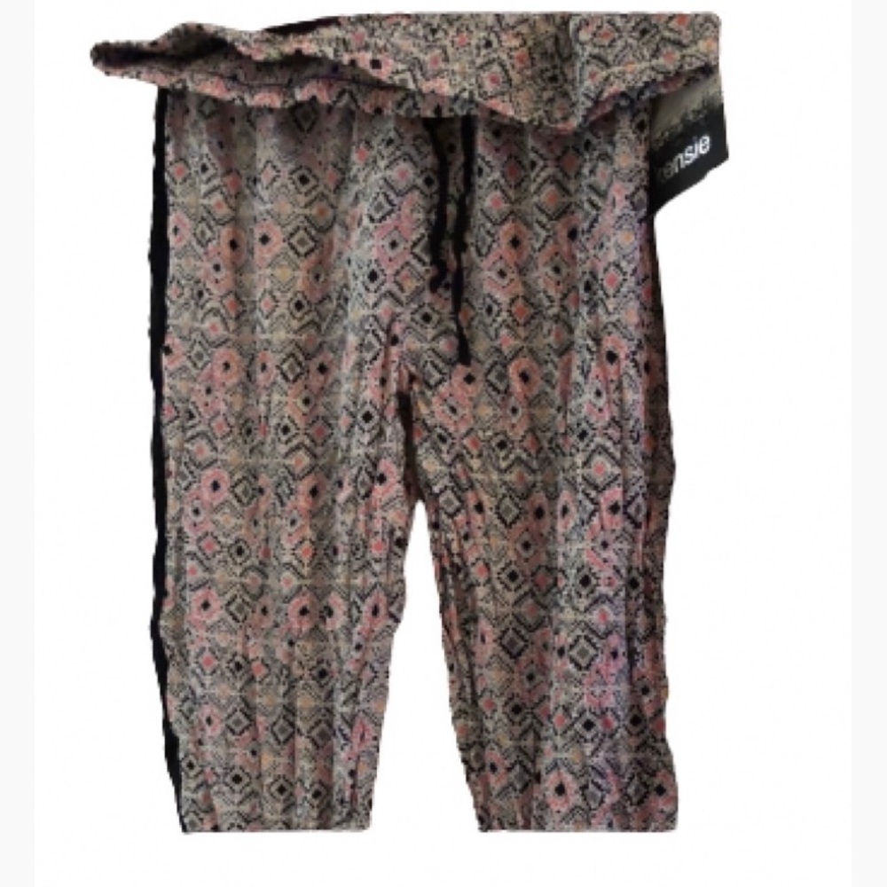 Comfy pull on pants size 2x fit more like a 1x nwt